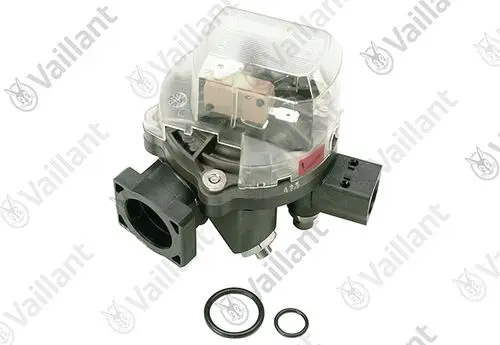 Wasserschalter von Vaillant mit transparentem Gehäuse, mehreren Anschlüssen und zwei O-Ringen in einem neutralen Umfeld.